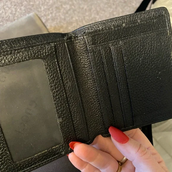 Gucci wallet - Picture 2 of 2